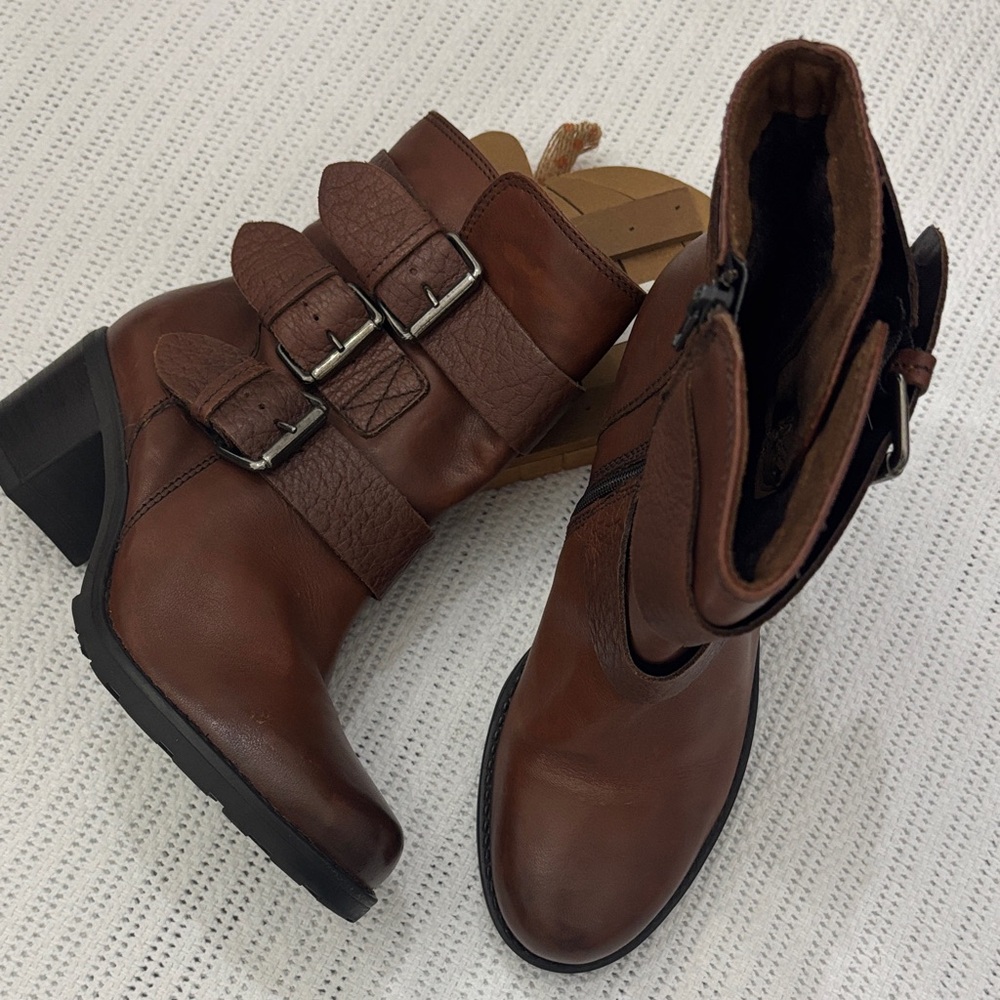 Women's Brown Leather Boots - Picture 1 of 9